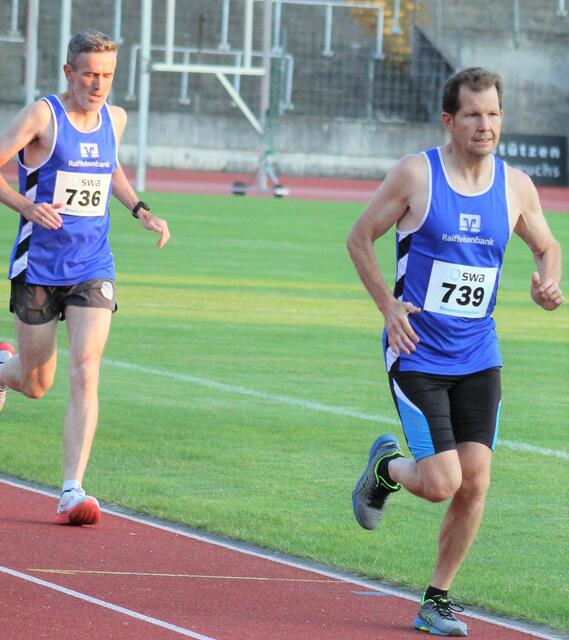 Markus Wegner und Christian Raimann überzeugten in Augsburg mit neuen Bestzeiten über 5000 Meter 