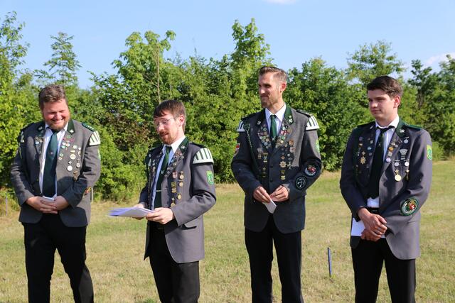 Hauptmann Karsten Heimberg (links) mit der Sportleitung bestehend aus (v.l.n.r.) Sebastian Hagel, Benjamin Stegemann, Christoph Schomburg | Foto: Schützenverein Gümmer
