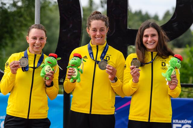 von links Andrea Herzog, Nele Bayn und die Augsburgerin Elena Lilik | Foto: Philipp Reichenbach Text und Fotos