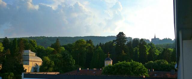 Abends hatten wir vom Hotelbalkon einen Blick auf den Herkules.