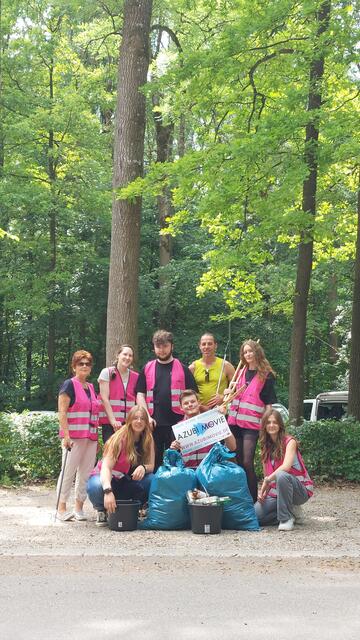 Unser Team der Müllsammelaktion! | Foto: AzubiMovie