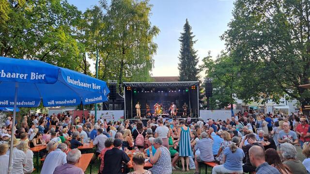 Gute Unterhaltung mit der Band "Loamsida".