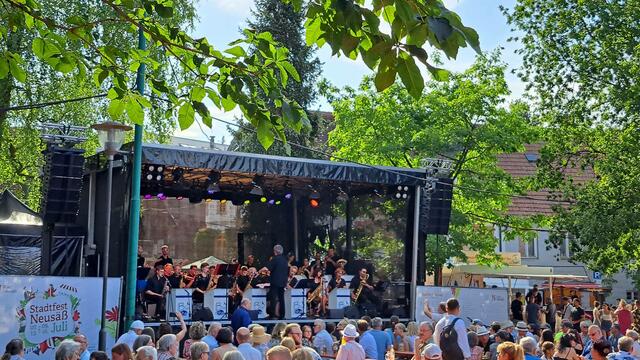 Die Big Band Blue Notes der Sing- und Musikschule Neusäß.