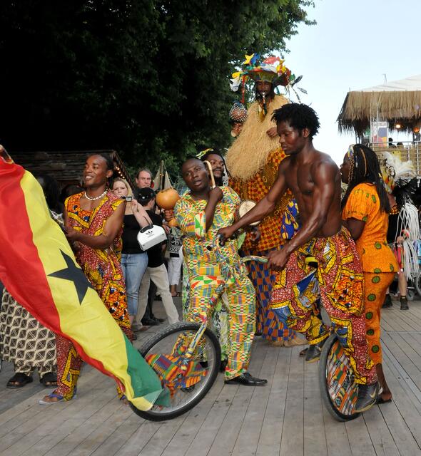 Parade zur Eröffnung des Maschseefestes anno 2008.
