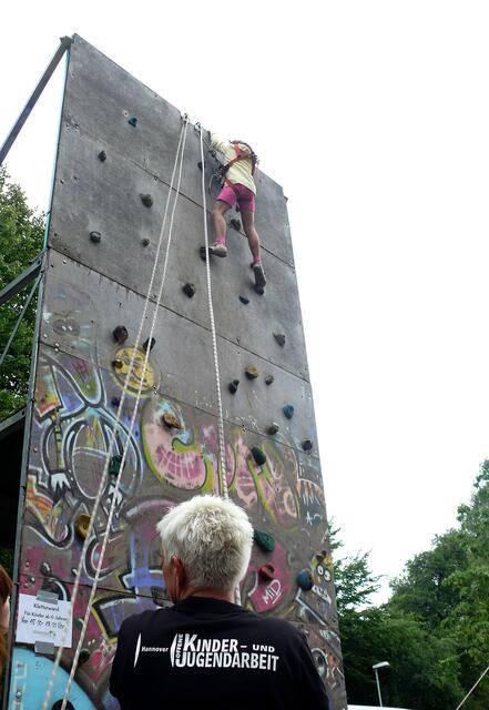 Attraktion für Kids auf dem Maschseefest: Kletterwand