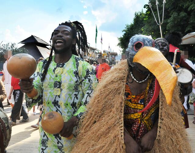 Parade zur Eröffnung des Maschseefestes anno 2008.