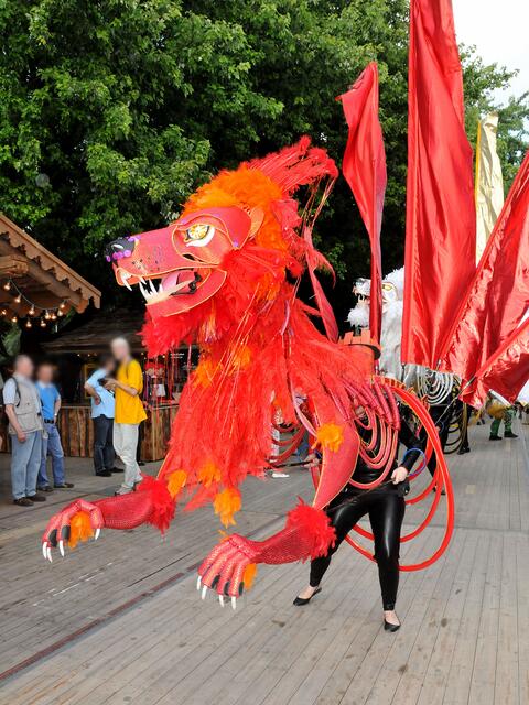Parade zur Eröffnung des Maschseefestes anno 2008.