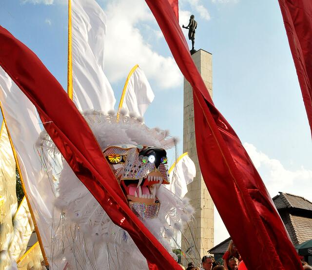 Parade zur Eröffnung des Maschseefestes anno 2008.