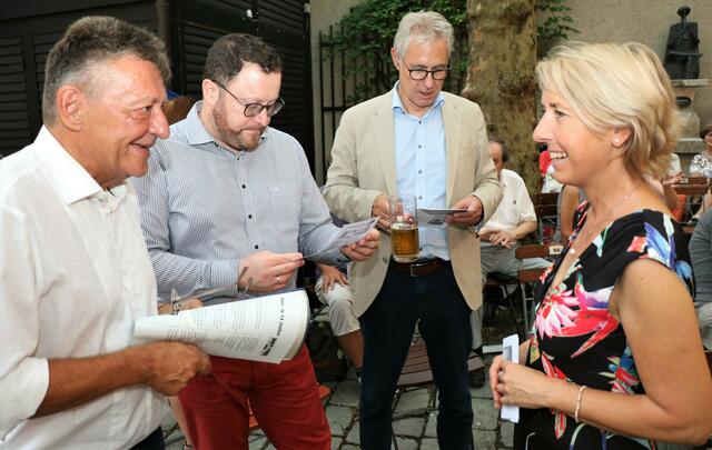 Studium des Flers "Wasser-marsch!" | Foto: Marianne Stenglein