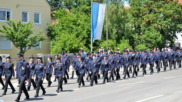 Großes Aufgebot beim Festumzug | Foto: Anke Maresch