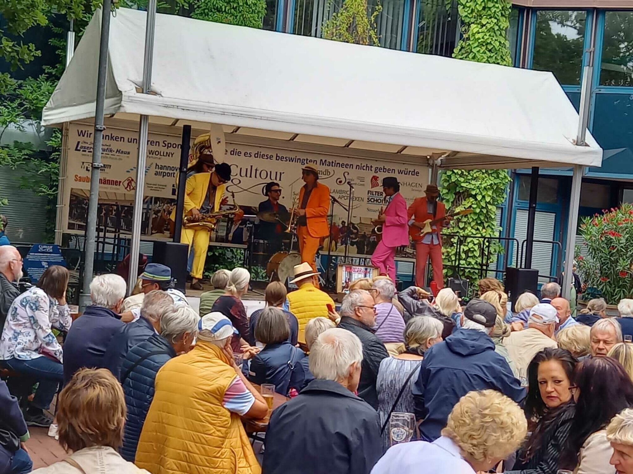 Musikalischer Auftakt 19 Bilder, 2 YoutubeVideos ADFCSonntags