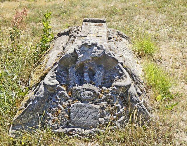 Wipertifriedhof - Steinerner Sarg