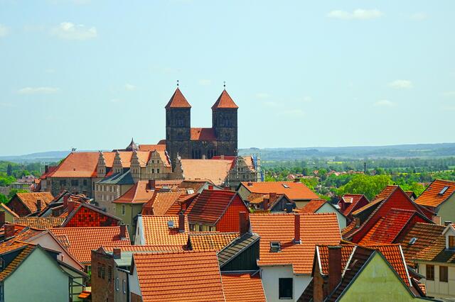 Stiftskirche St. Servatii mit Schloss