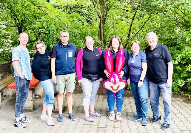 Das Rastiland Betreuerteam v.l.n.r.: Johann Stoer, Saskia Bartels-Wehrhahn (KiJu-Treff), Jens Reimann, Sina Reimann, Anna Warneke,  Kathrin Schneedorf, Rudolf Lison

#sehnde #gemeinsam #kijutreff #cdu #cdusehnde #familienstadt #politik #jugendarbeit #andersmachen #sommerferien #ferienpass #zusammenarbeit #jugend #rastiland | Foto: CDU Sehnde / J.Reimann