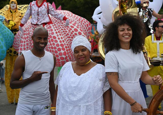 Mit einer bunten Parade wurde das Maschseefest 2023 eröffnet | Foto: Jens Schade