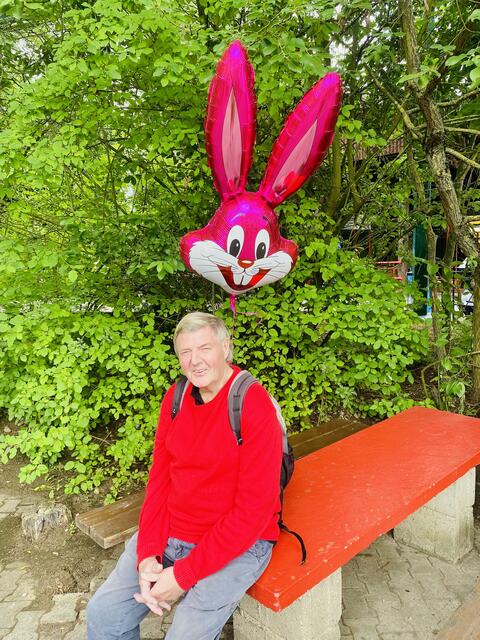 Betreuer Rudolf hat auch sein Bunny gefunden  | Foto: CDU Sehnde / J.Reimann 