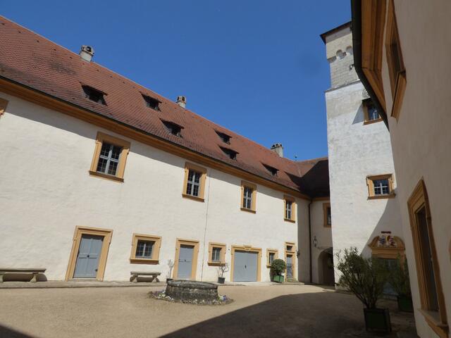 Im Innenhof | Foto: C.  S.
