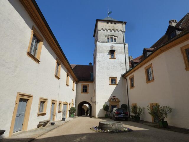 Innenhof, Blick Richtung Tor | Foto: C.  S.