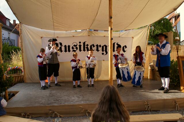 Die Vorstufe der Jugendkapelle zu Besuch bei der Musikergilde | Foto: Sabine Schmalfuß