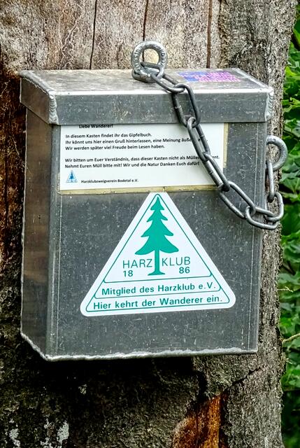 Gipfelbuchkasten an der Falkenklippe  | Foto: Gerd Horenburg