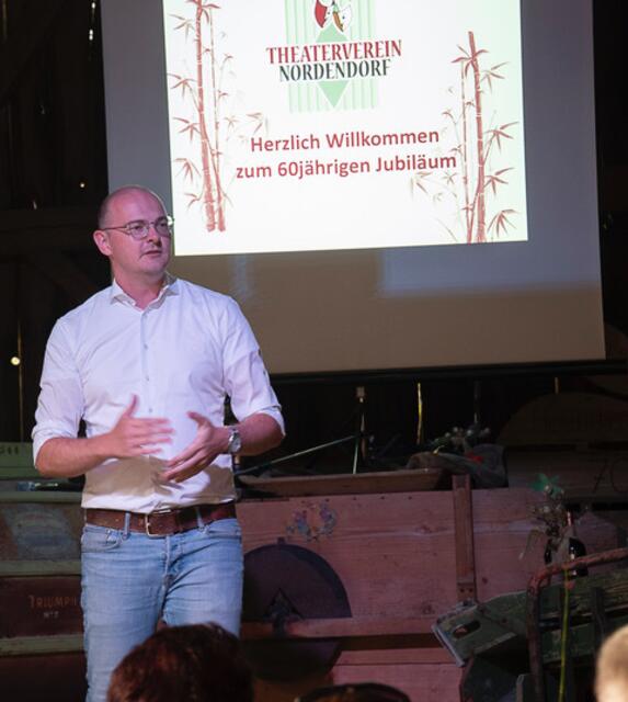 1. Bürgermeister Tobias Kunz überbrachte die Glückwünsche der Gemeinde Nordendorf. | Foto: Hedwig Leib