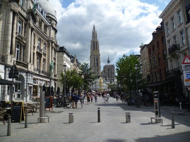  Antwerpen: Liebfrauenkathedrale.
