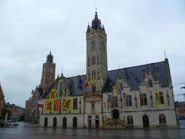 Dendermonde: Rathaus.

