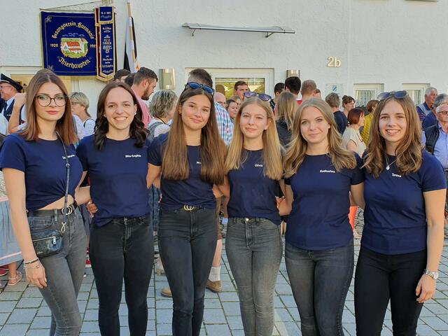 24 Festdamen schmücken heuer die Thierhauptener Festwoche | Foto: Florian Handl