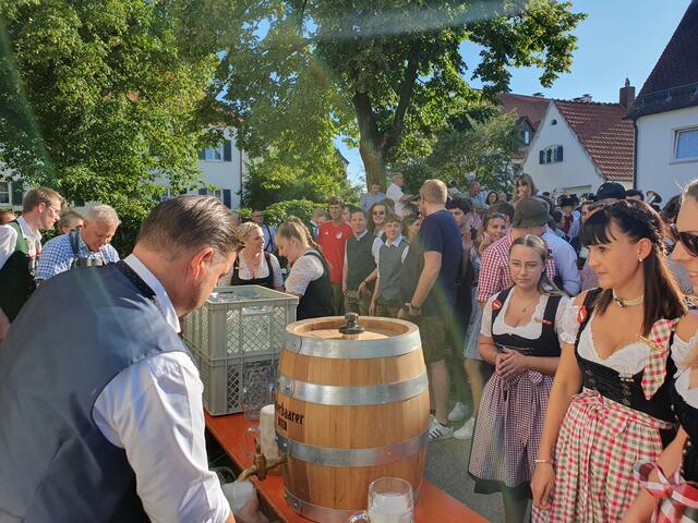 Alle Hände voll zu tun am Ausschank.