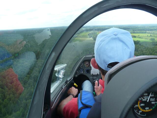  Landeanflug. Dem Gastflieger fehlt noch ein wenig die Gelassenheit. 
