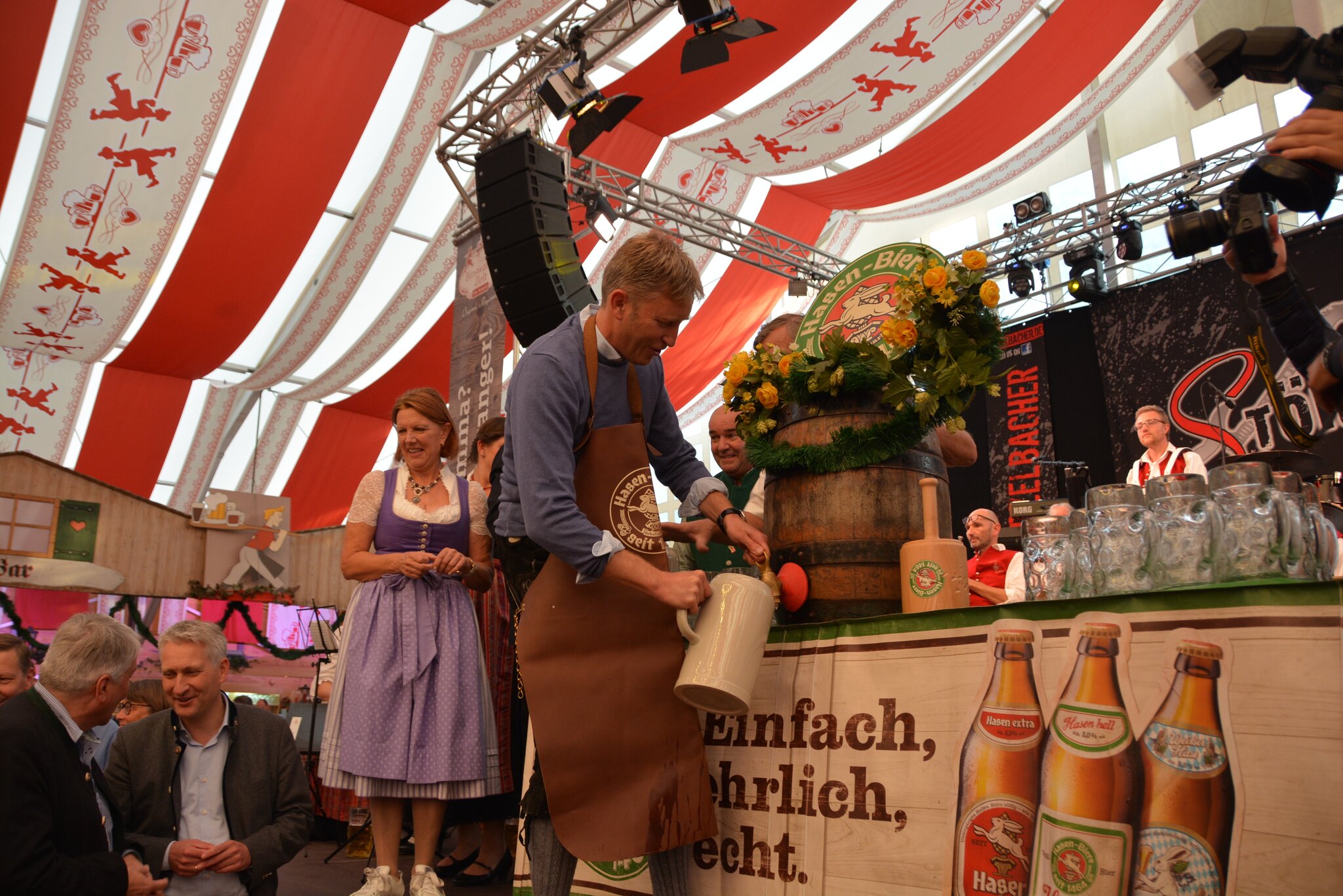 Auf Einem Volksfest Wird Die änderungsrate Neusässer Volksfest vom 15. bis 24. September 2023 - Neusäß