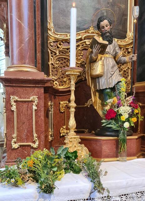 Kräuterbuschen rechter Seitenaltar St. Thomas 