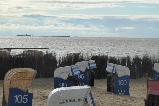 Die vor Cuxhaven liegende Insel Neuwerk ist auch heute noch ein Teil der Freien und Hansestadt Hamburg. Cuxhaven selbst gehörte bis zum 01.04.1937 zu Hamburg.