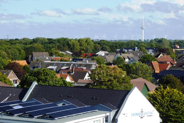 Bessere Sicht von Duhnen auf den Friedrich-Clemens-Gerke-Turm (rechts) gab es bei Sonnenschein. 