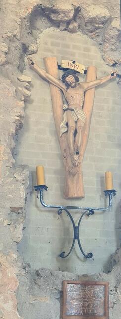 Kreuz in der Ruinenkirche Spindeltal