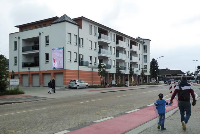 Das neue Wohn- und Geschäftshaus in der Duhner Allee 6-12 ist fertig.