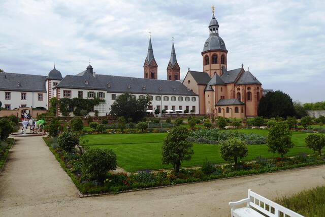 Die Einhard-Basilika in Seligenstadt.