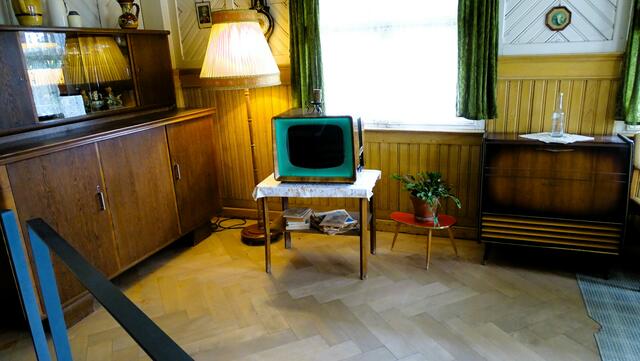 Hier gab es schon einen Fernseher und einen Musikschrank | Foto: Luis Walter
