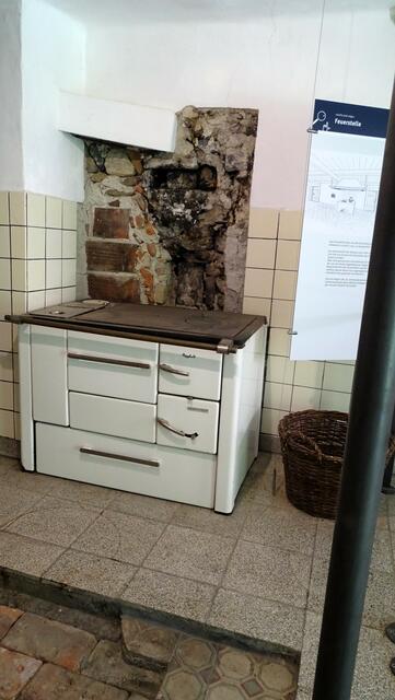 schon ein etwas modernerer Herd | Foto: Luis Walter