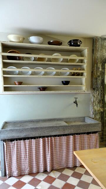 Spültisch mit Geschirrschrank - Regal | Foto: Luis Walter