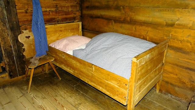 Auf das Bettgestell der Dienstboten wurde wenig Wert gelegt | Foto: Luis Walter