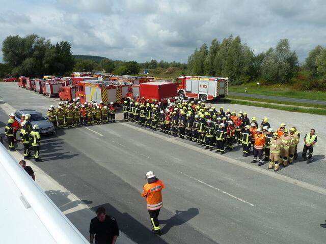 Im Rahmen eines Abschlussappels wird die Übung beendet