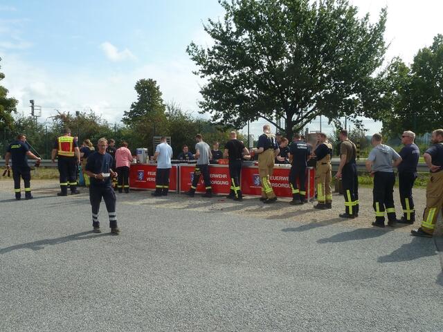 Verpflegung der Übungsteilnehmer nach Übungsende