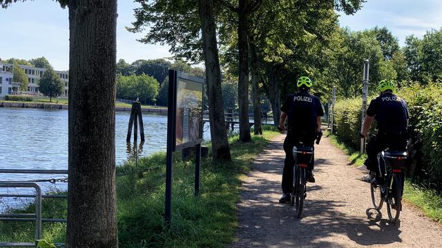 Auf der Altstadtinsel führt der Wanderweg am Ufer der Kanaltrave, dem Elbe-Lübeck-Kanal, entlang. Foto: Helmut Kuzina