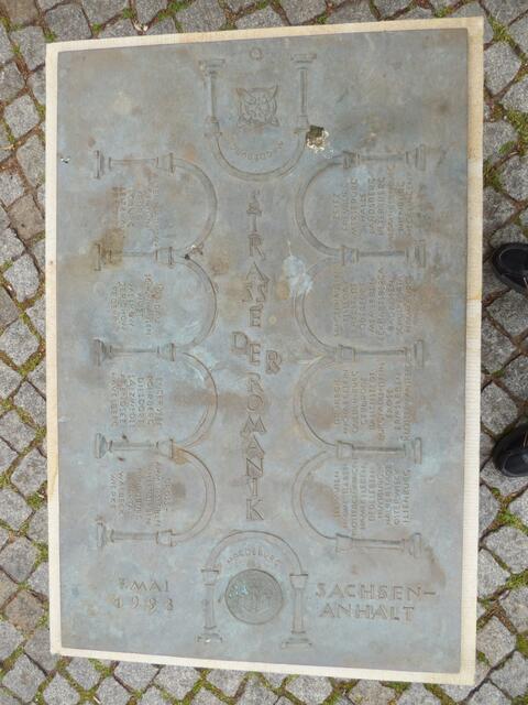 Bodenplatte in Magdeburg, als ich dort zu einer Veranstaltung war, bevor ich in den eigentlichen Urlaub fuhr