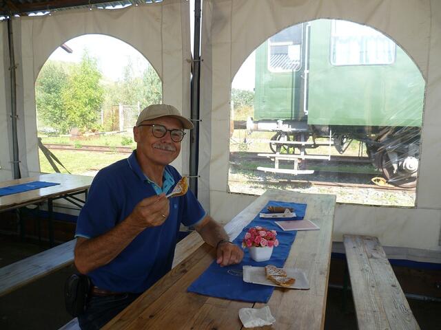 Der Berichterstatter muß erst einmal alle Eindrücke verarbeiten.
