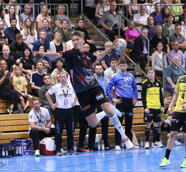 Joungster Florian Bernhard auf dem Weg zum Torerfolg