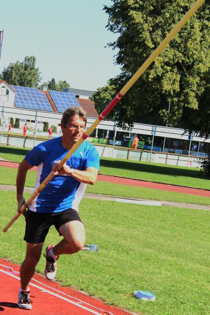Tobias Steige beim Anlauf in Rain