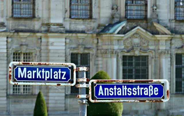 Am Kloster Ebrach gibt es nicht zurecht eine "Anstaltsstraße", denn im Gebäude ist auch die JVA untergebracht