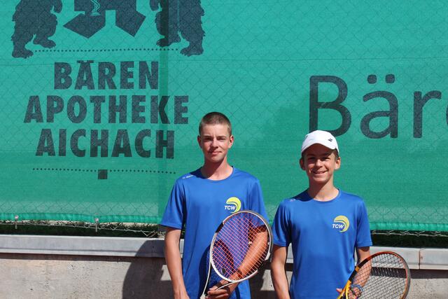 Sieger U15 Max Kreutmayr (rechts) und 2. Platzierter Tim Nagel (links)